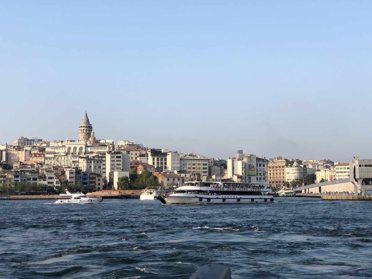 Galata Bridge Apart Istanbul Eksteriør billede